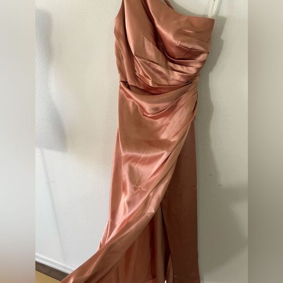 Davids Bridal Galina Signature charmeuse draped one-shoulder dress size 2 - Picture 8 of 13